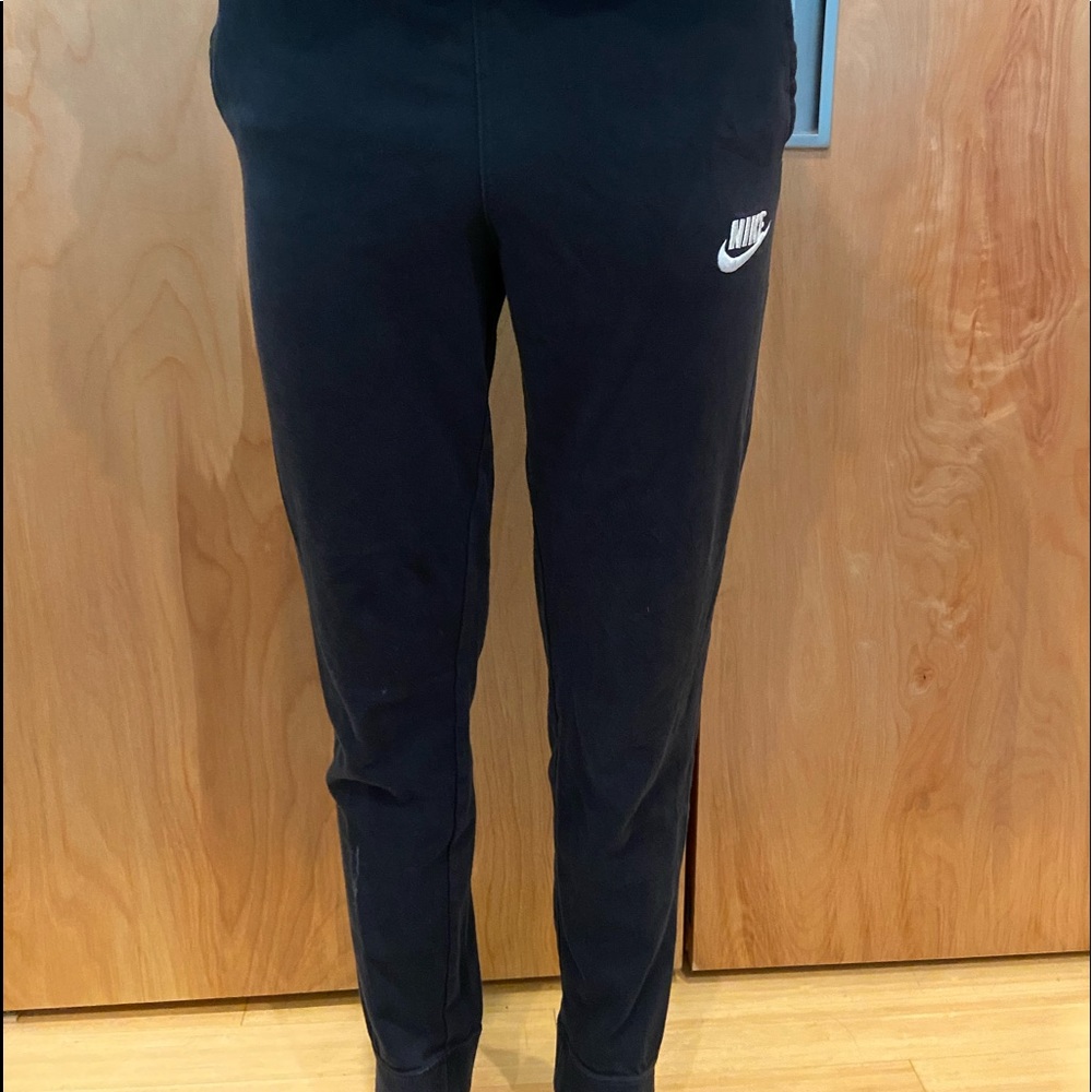 Black Nike sweatpants